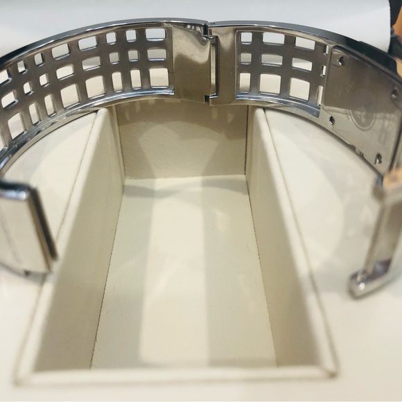 Burberry Bangle watch - Picture 3 of 6